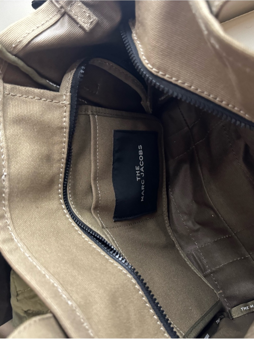 Marc Jacobs Khaki Canvas Tote Bag with White Logo - Picture 3 of 4